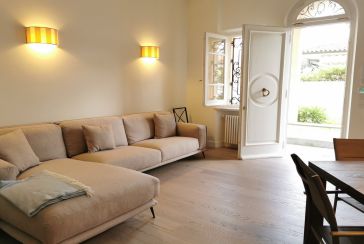 Main photo about Apartment Ref.AF063 for seasonal-rent located in Forte dei Marmi
