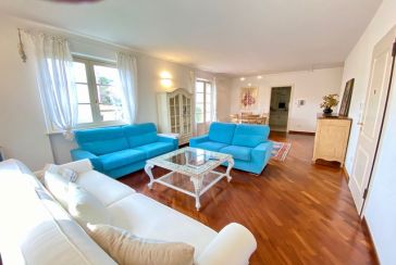 Main photo about Apartment Ref.AF079 for seasonal-rent located in Forte dei Marmi