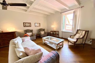 Main photo about Apartment Ref.AF091 for seasonal-rent located in Forte dei Marmi