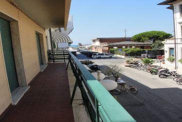 Main photo about Apartment Ref.AF289 for seasonal-rent located in Forte dei Marmi