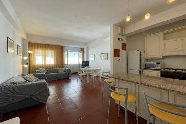 Main photo about Apartment Ref.AF411 for seasonal-rent located in Forte dei Marmi