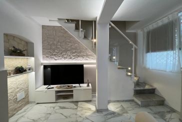 Main photo about Apartment Ref.AF415 for seasonal-rent located in Forte dei Marmi