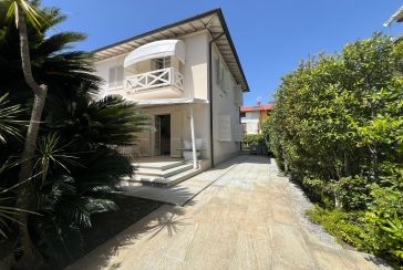 Foto Casa Bifamiliare Rif.AF011 in affitto-stagionale situato a Forte dei Marmi