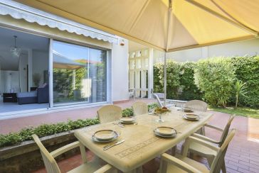 Foto Villa Rif.AF036 in affitto-stagionale situato a Forte dei Marmi
