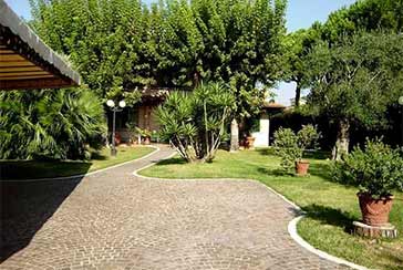 Main photo about Villa Ref.AF074 for seasonal-rent located in Forte dei Marmi