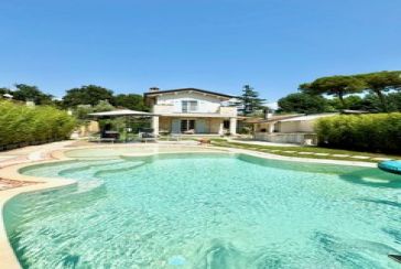 Main photo about Villa Ref.AF093 for seasonal-rent located in Forte dei Marmi