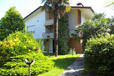 Main photo about Villa Ref.AF220 for seasonal-rent located in Forte dei Marmi