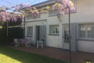 Main photo about Villa Ref.AF276 for seasonal-rent located in Forte dei Marmi