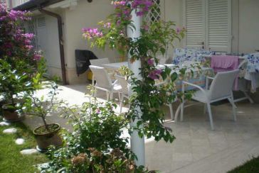 Main photo about Villa Ref.AF297 for seasonal-rent located in Forte dei Marmi