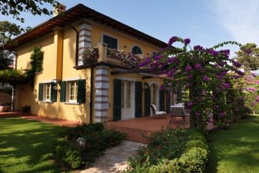 Foto Villa Rif.AF319 in affitto-stagionale situato a Marina di Pietrasanta