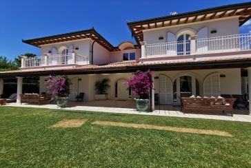 Main photo about Villa Ref.AF331 for seasonal-rent located in Forte dei Marmi