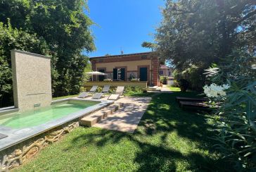 Main photo about Villa Ref.AF342 for seasonal-rent located in Forte dei Marmi