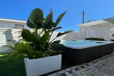 Main photo about Villa Ref.AF384 for seasonal-rent located in Forte dei Marmi