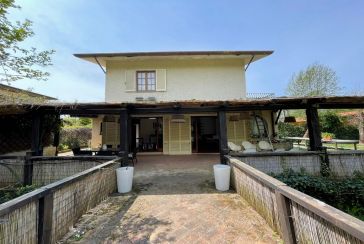 Main photo about Villa Ref.AF401 for seasonal-rent located in Forte dei Marmi