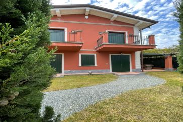 Main photo about Villa Ref.AF405 for seasonal-rent located in Forte dei Marmi