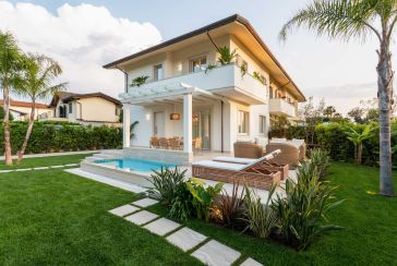 Main photo about Villa Ref.AF422 for seasonal-rent located in Forte dei Marmi