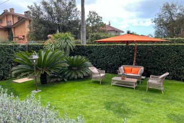 Main photo about Villa Ref.AF450 for seasonal-rent located in Forte dei Marmi