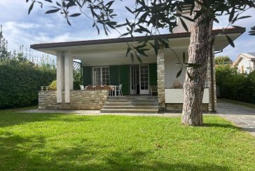 Foto Villa Rif.AF055 in affitto-stagionale situato a Forte dei Marmi