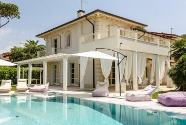 Main photo about Villa with swimming pool Ref.AF070 for seasonal-rent located in Forte dei Marmi