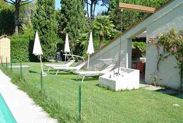 Main photo about Villa with swimming pool Ref.AF233 for seasonal-rent located in Forte dei Marmi