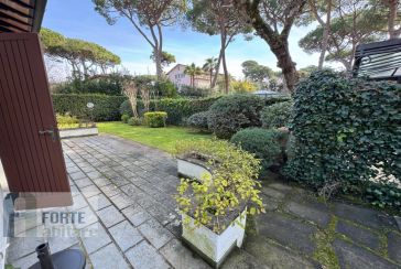 Foto Villa Rif.F985 in vendita situato a Forte dei Marmi